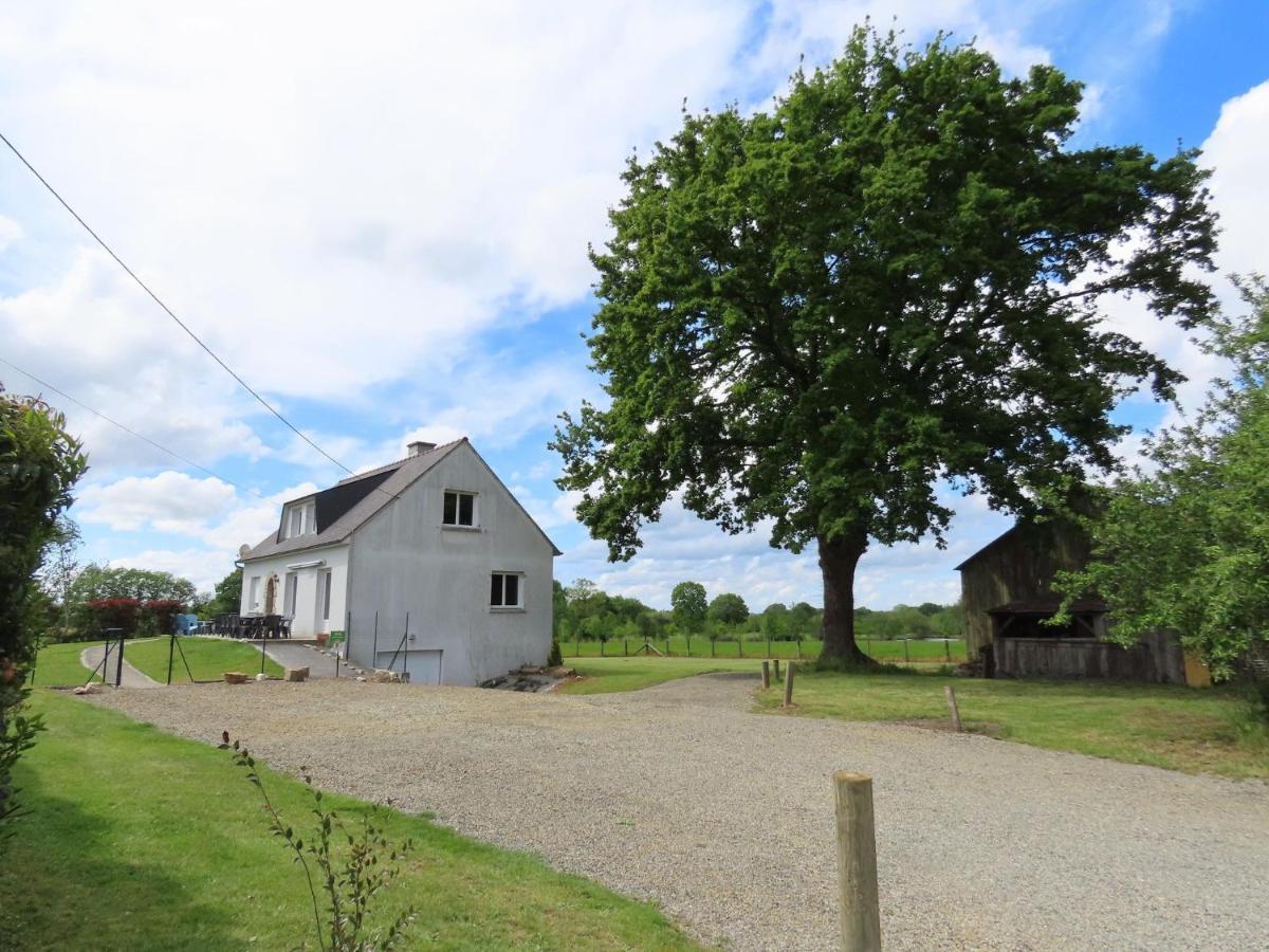 La Maison Aux Pignons Verts La Chapelle-Saint-Aubert Экстерьер фото